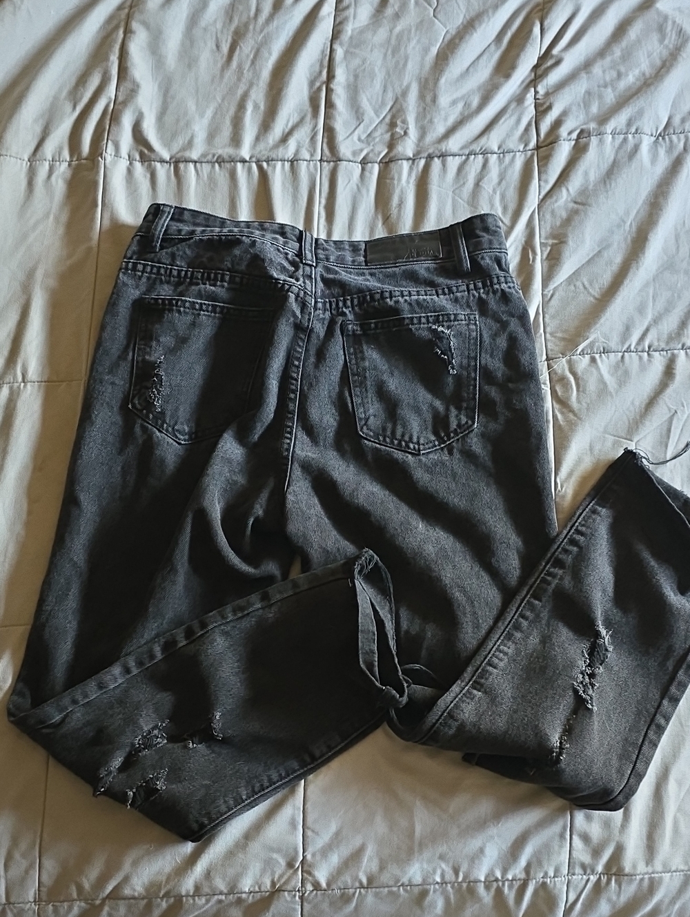 Nasty Gal Ripped Jeans - Picture 3 of 5